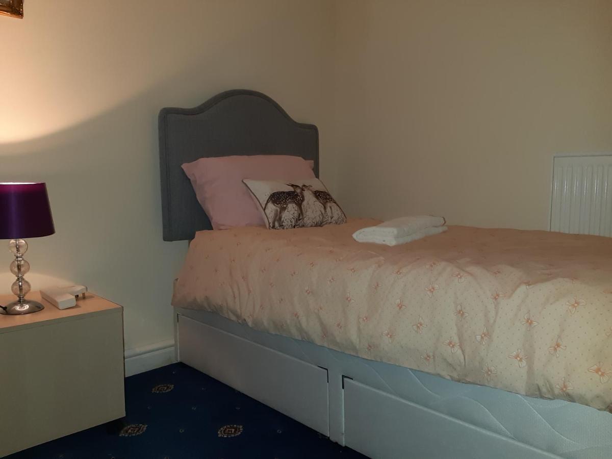 Phoenix Nights Guest House Barrow-in-Furness Exteriér fotografie